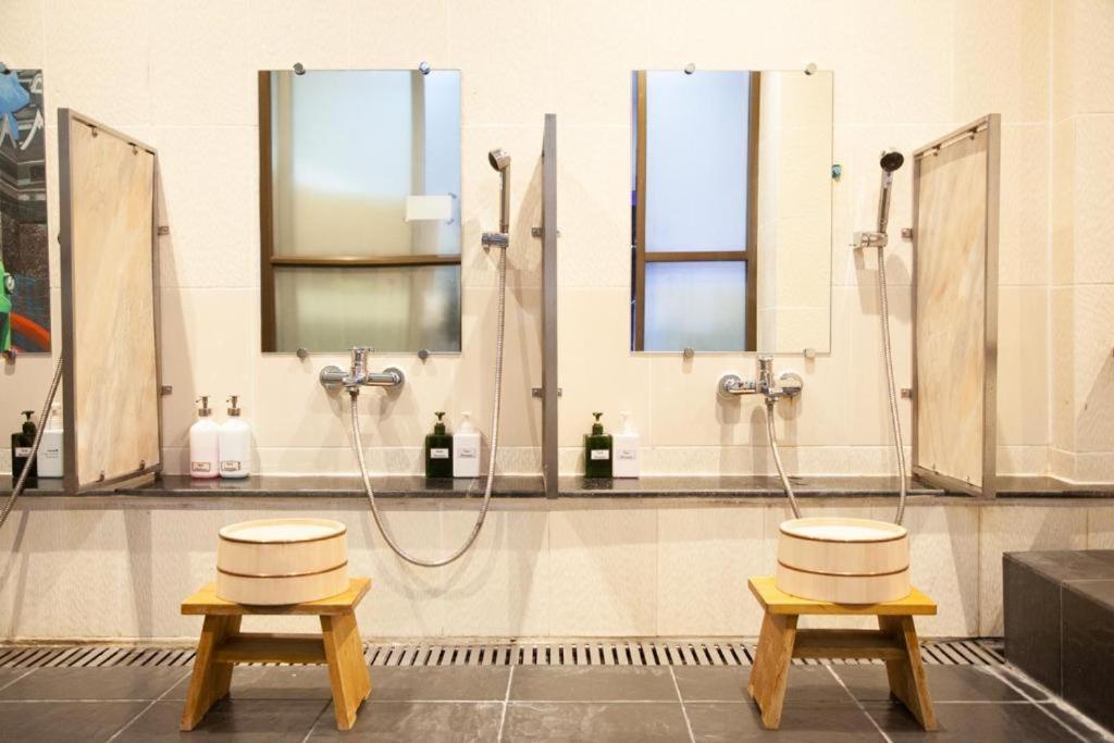 Baan Kashiwaya Hotel Банкок Екстериор снимка
